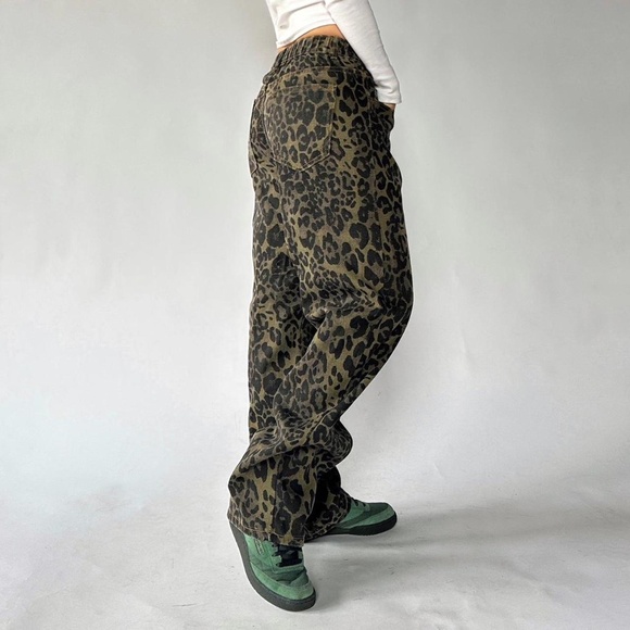 Leopard Baggy Jeans Size Large - Picture 3 of 4